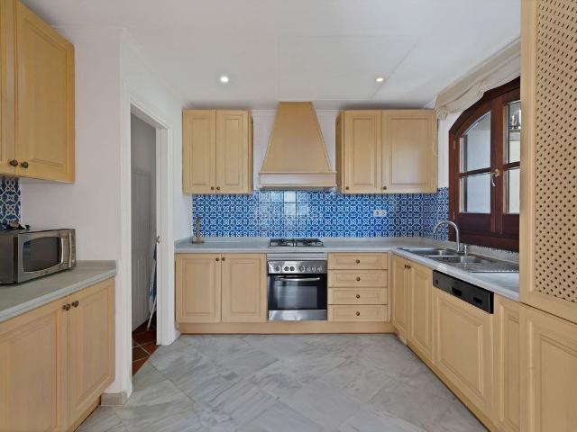 Casa adosada en venta en Benahavís, Benahavís pueblo. Casas adosadas.