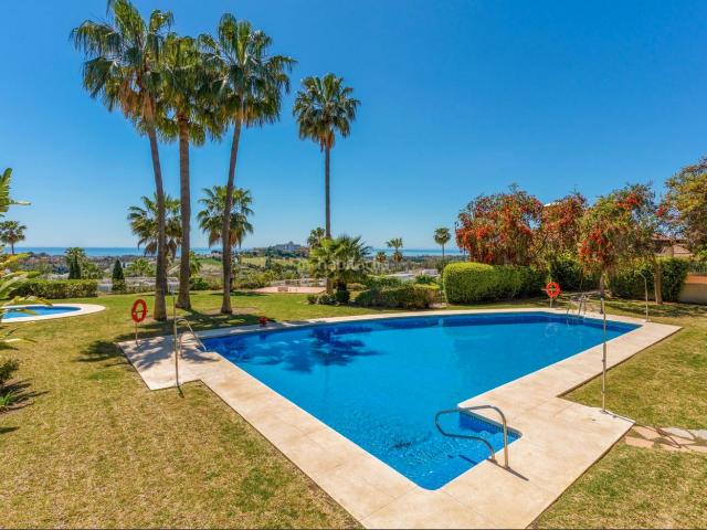 Casa adosada en venta en Benahavís, La Alquería. Casas adosadas.