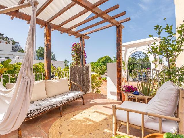 Casa adosada en venta en Benahavís, La Quinta. Adosado recién reformado en Pueblo Andaluz. Casas adosadas.