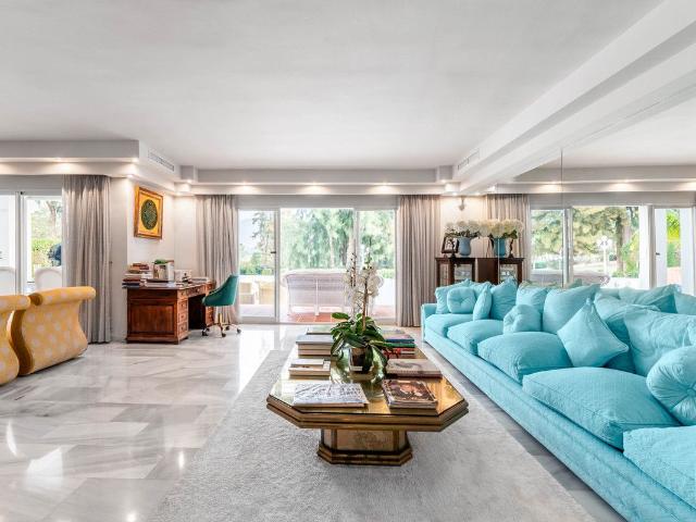 Casa adosada en venta en Benahavís, La Quinta. Casas adosadas.