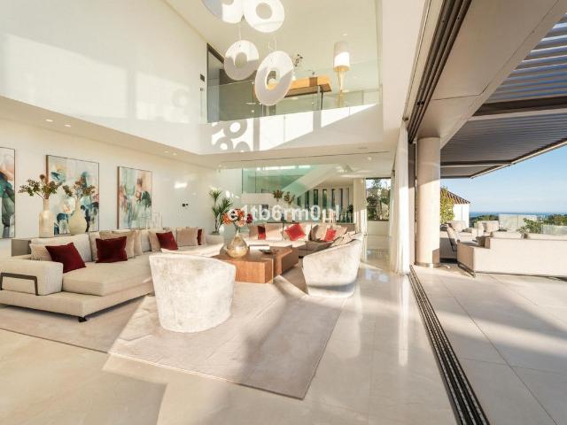 Casa adosada en venta en Benahavís, La Quinta. Casas adosadas.