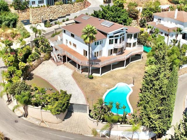 Casa adosada en Venta en Benahavís pueblo