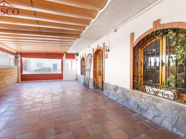 Casa adosada en venta en Benalúa. Casas adosadas.