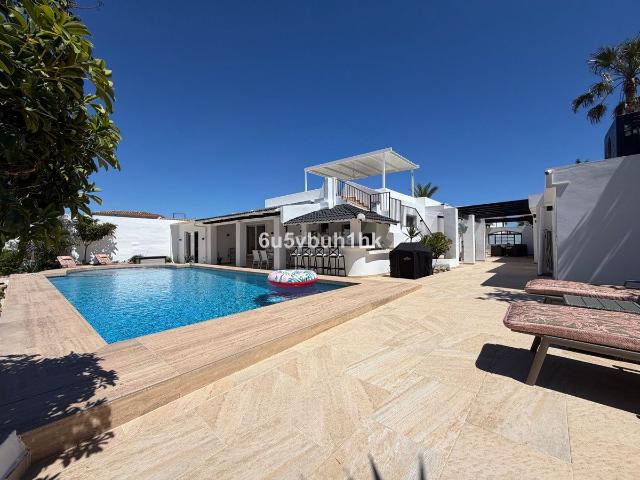 Casa adosada en venta en Benalmádena, Cortijo Torrequebrada. Casas adosadas.