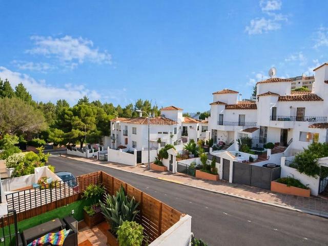 Casa adosada en venta en Benalmádena, Hacienda Torrequebrada. Una joya en la Costa del Sol Adosado de 2 dormitorios a pocos pasos del Mar. Casas adosadas.