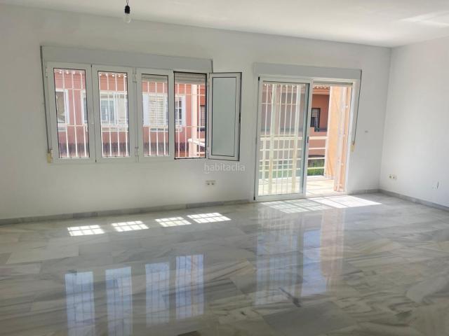 Casa adosada en venta en Benalmádena, Montealto Monterrey. Adosado de esquina en zona Avenida del Tívoli. Casas adosadas.