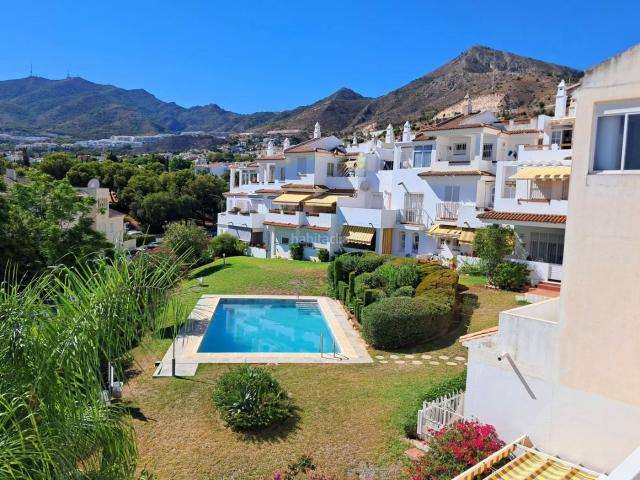 Casa adosada en venta en Benalmádena, Montealto Monterrey. Lujosa casa adosada de 4 dormitorios, Piscina, Parking y más!. Casas adosadas.