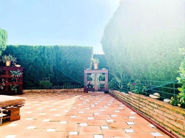 Casa adosada en venta en Benalmádena, Nueva Torrequebrada. Adosado con terrazas, zona Golf Torrequebrada. Casas adosadas.