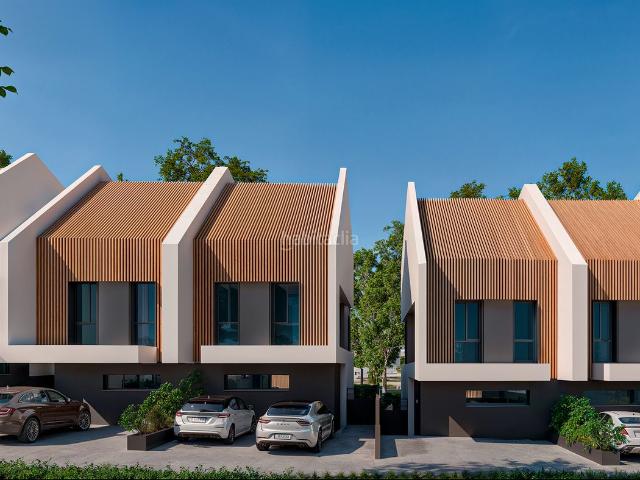 Casa adosada en venta en Benalmádena, Santangelo. Casas adosadas.