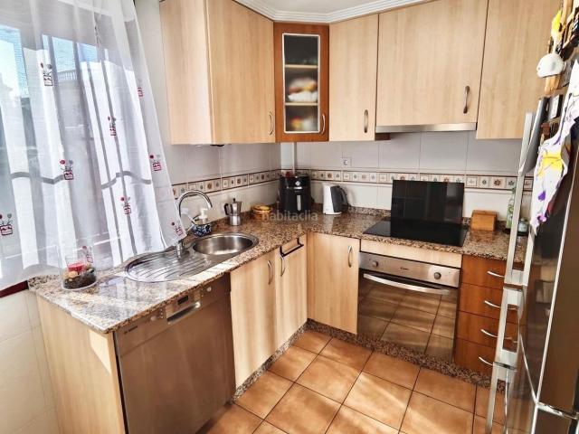 Casa adosada en venta en Benferri. Acogedor Dúplex en el Corazón de Benferri por solo 143000 de dos dormitorios posibilidad de hacer otro con garaje, piscina. Visit. Casas adosadas.