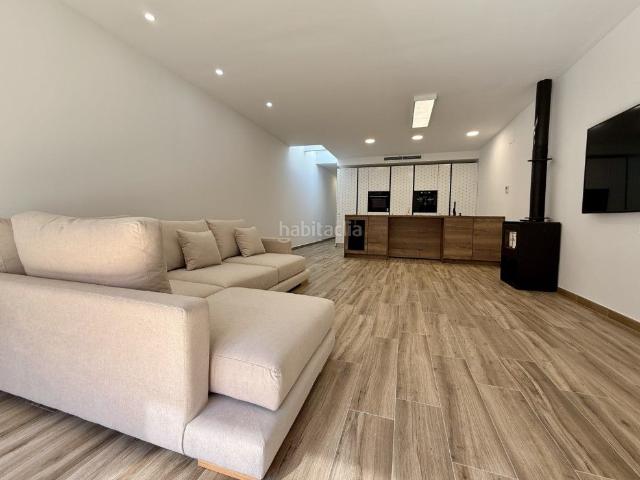 Casa adosada en venta en Benicasim Benicàssim, Pueblo. CASA DE PUEBLO TOTALMENTE NUEVA EN BENICÀSSIM DISEÑO, CALIDAD Y ESPACIOS ÚNICOS. Casas adosadas Benicasim.