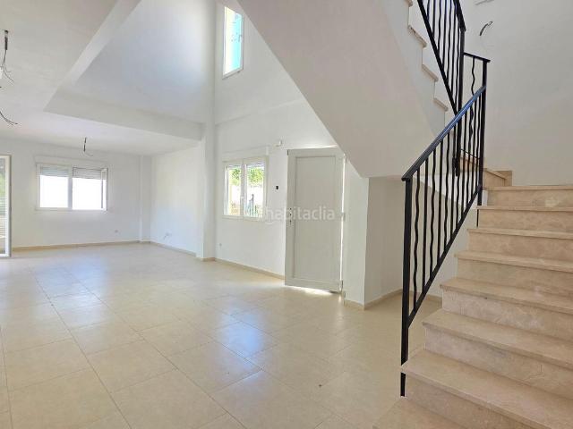 Casa adosada en venta en Benicolet. Casas adosadas.