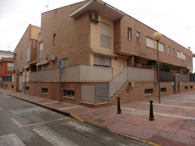 Casa adosada en Venta en Beniel