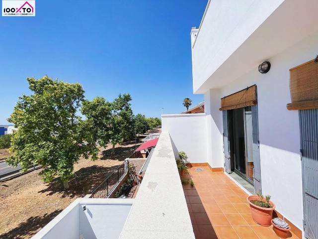 Casa adosada en Venta en Benissanó