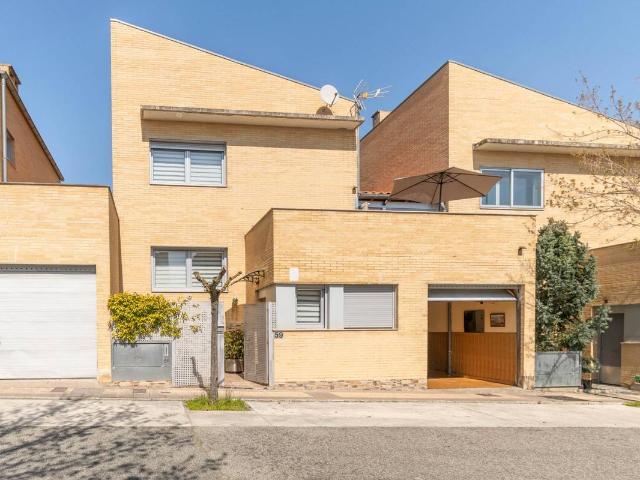 Casa adosada en Venta en Beriáin