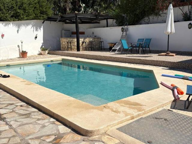 Casa adosada en Venta en Berja