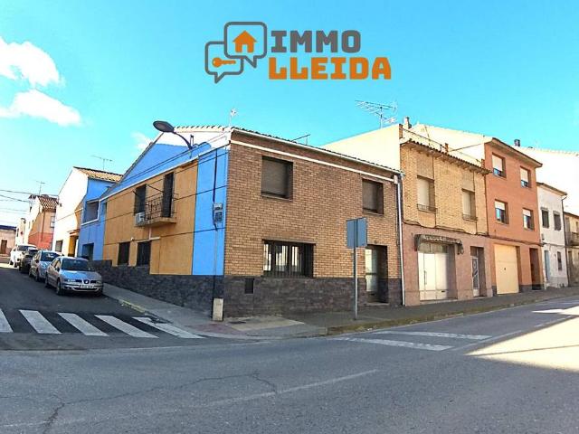 Casa adosada en Venta en Binéfar