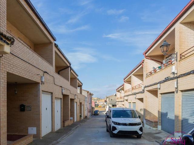 Casa adosada en Venta en Biota