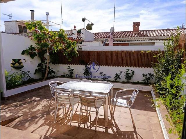 Casa adosada en venta en Blanes, de 84 m² 2 habitaciones por 470.000