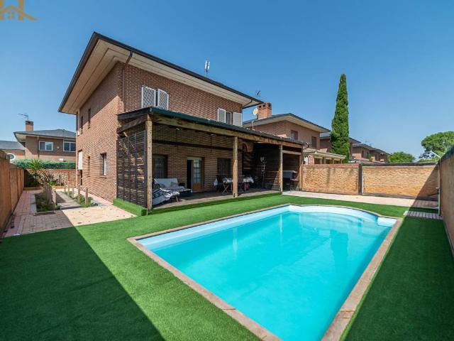 Casa adosada en Venta en Brunete