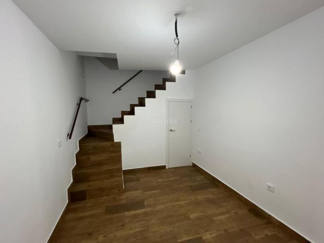 Casa adosada en venta en Brenes. Casas adosadas.