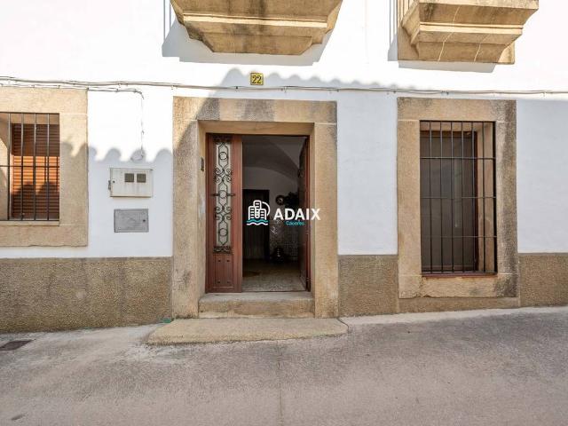 Casa adosada en Venta en Brozas