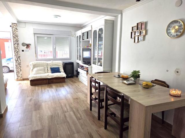 Casa adosada en venta en Burgos, Barriada Inmaculada Zurbarán. OPORTUNIDAD EN LA BARRIADA INMACULADA. Casas adosadas.