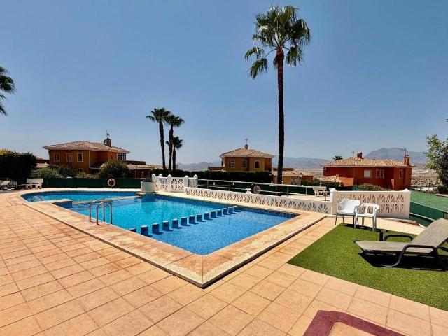 Casa adosada en Venta en Busot