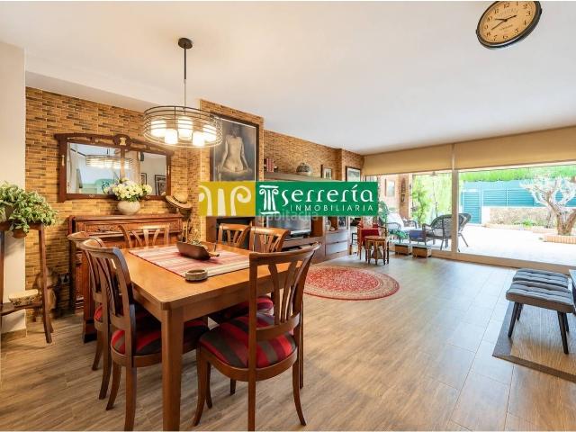 Casa adosada en venta en Godella. MAGNIFICO CHALET PARA ENTRAR Y VIVIR. Casas adosadas.