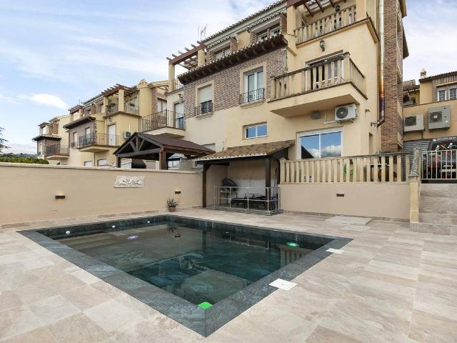 Casa adosada en Venta en Gójar