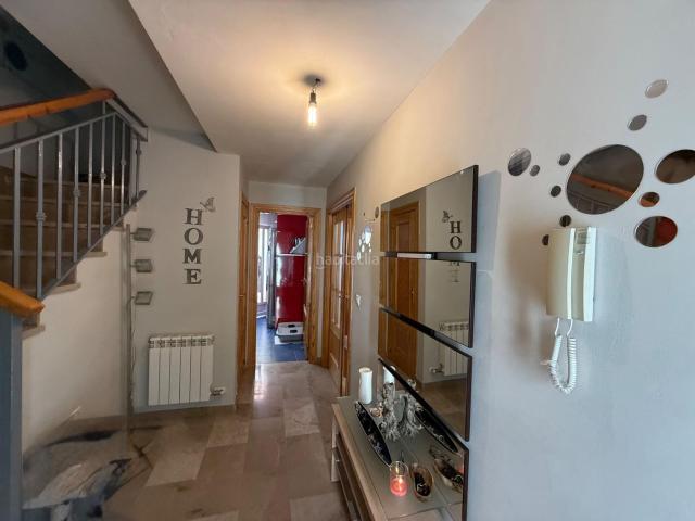 Casa adosada en venta en Gójar. Venta de chalet adosado en el centro de Gójar. Casas adosadas.