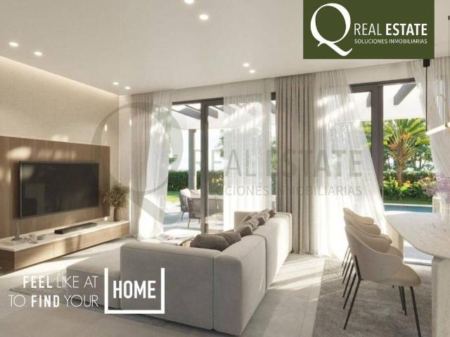 Casa adosada en Venta en Golf Bahía