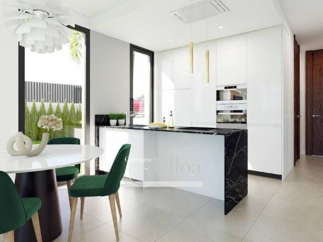 Casa adosada en Venta en Golf Bahía