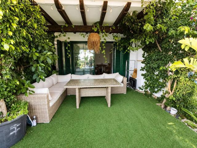Casa adosada en Venta en Golf Bahía
