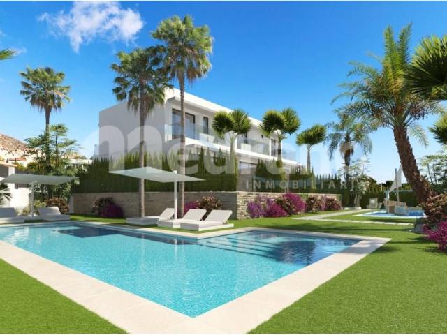 Casa adosada en Venta en Golf Bahía