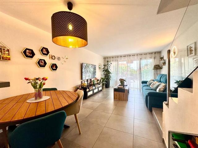 Casa adosada en Venta en Golf Bahía