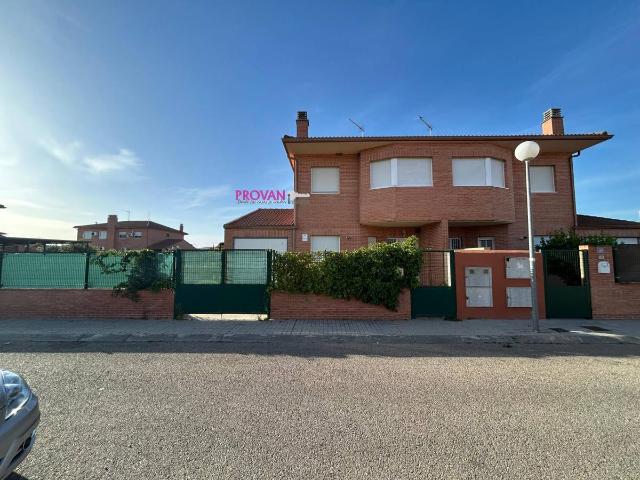 Casa adosada en Venta en Galápagos
