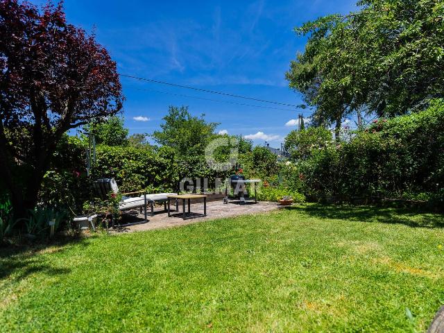 Casa adosada en venta en Galapagar, La Navata. Descubre esta joya inmobiliaria, un chalet adosado recientemente reformado, ubicado en el corazón de La Navata, una de las zonas m. Casas adosadas.