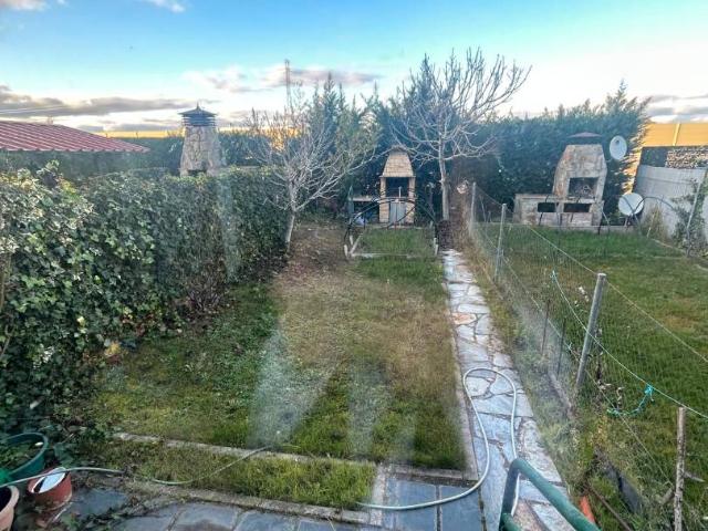Casa adosada en Venta en Galindo y Perahuy