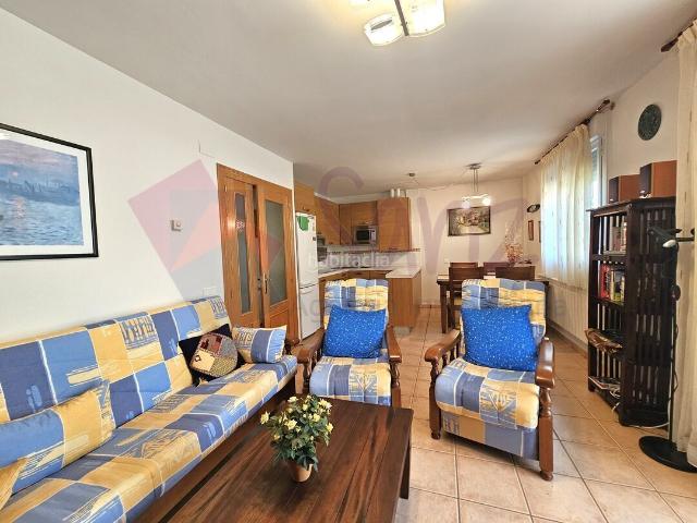 Casa adosada en venta en Galilea. EXCLUSIVA SANZ. Preciosa casa adosada en Galilea con jardín. Casas adosadas.