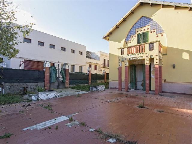 Casa adosada en venta en Gelida. CASA ADOSADA CATALOGADA COMO BIEN CULTURAL DE INTERÉS LOCAL A LA VENTA EN GELIDA. Casas adosadas.