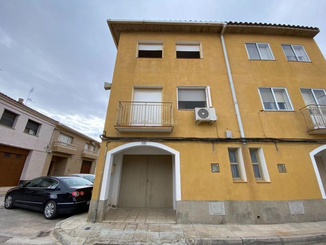 Casa adosada en venta en Gelsa. BONITO UNIFAMILIAR EN GELSA CON TERRAZAS. Casas adosadas.