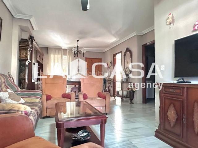 Casa adosada en venta en Gelves. Casas adosadas.