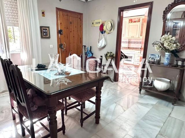 Casa adosada en venta en Gelves. Casas adosadas.