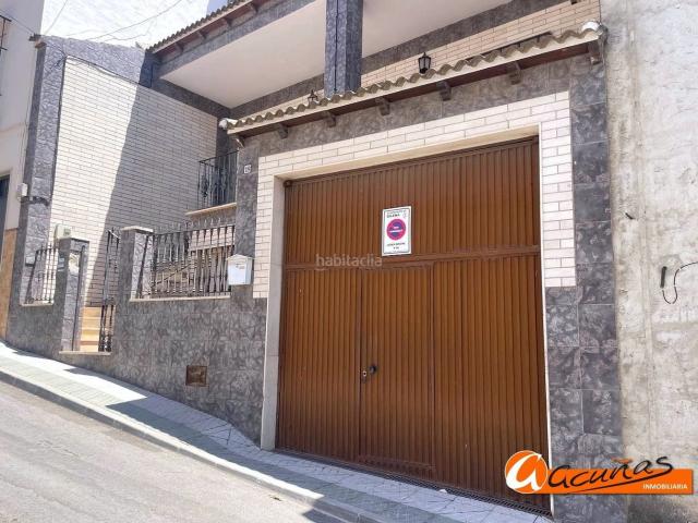 Casa adosada en venta en Gilena. Chalet adosado en Gilena, Sevilla. Casas adosadas.