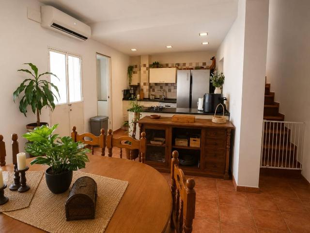 Casa adosada en Venta en Gines