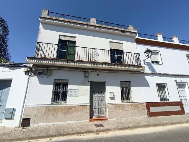 Casa adosada en Venta en Gines