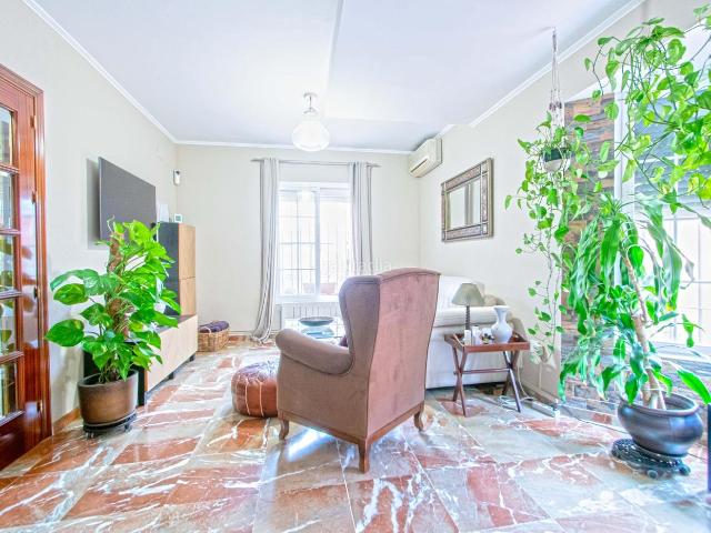 Casa adosada en venta en Gines. Magnífica vivienda adosada en Gines, en Urbanización Guadaljarafe!. Casas adosadas.