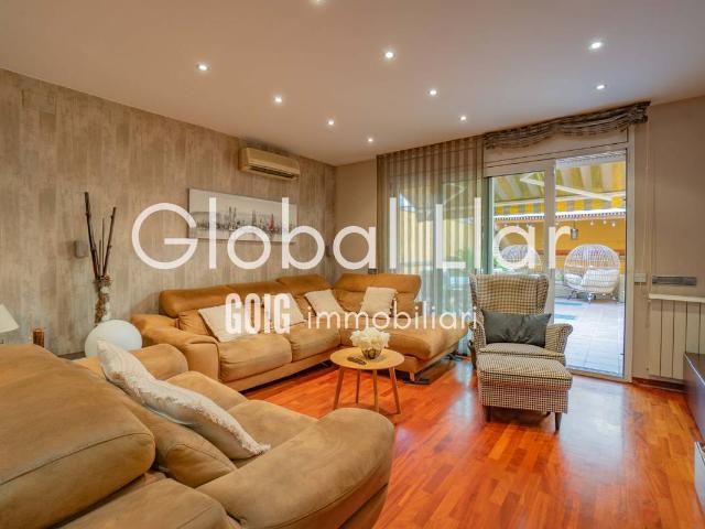 Casa adosada en Venta en Gràcia