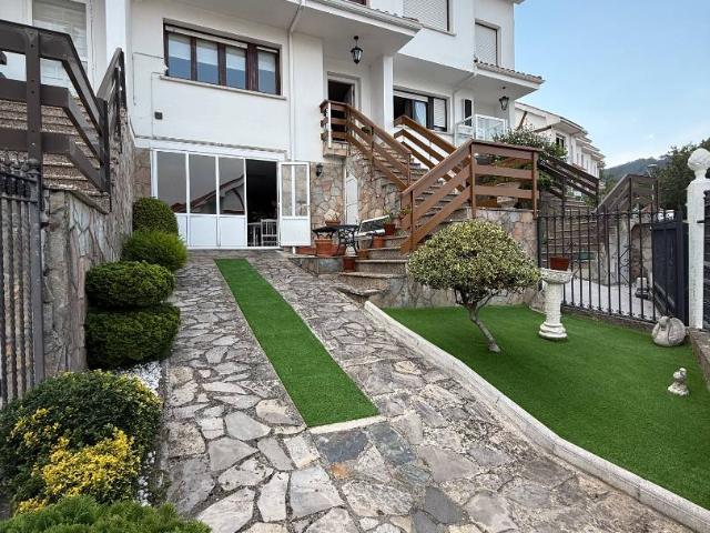 Casa adosada en Venta en Grado